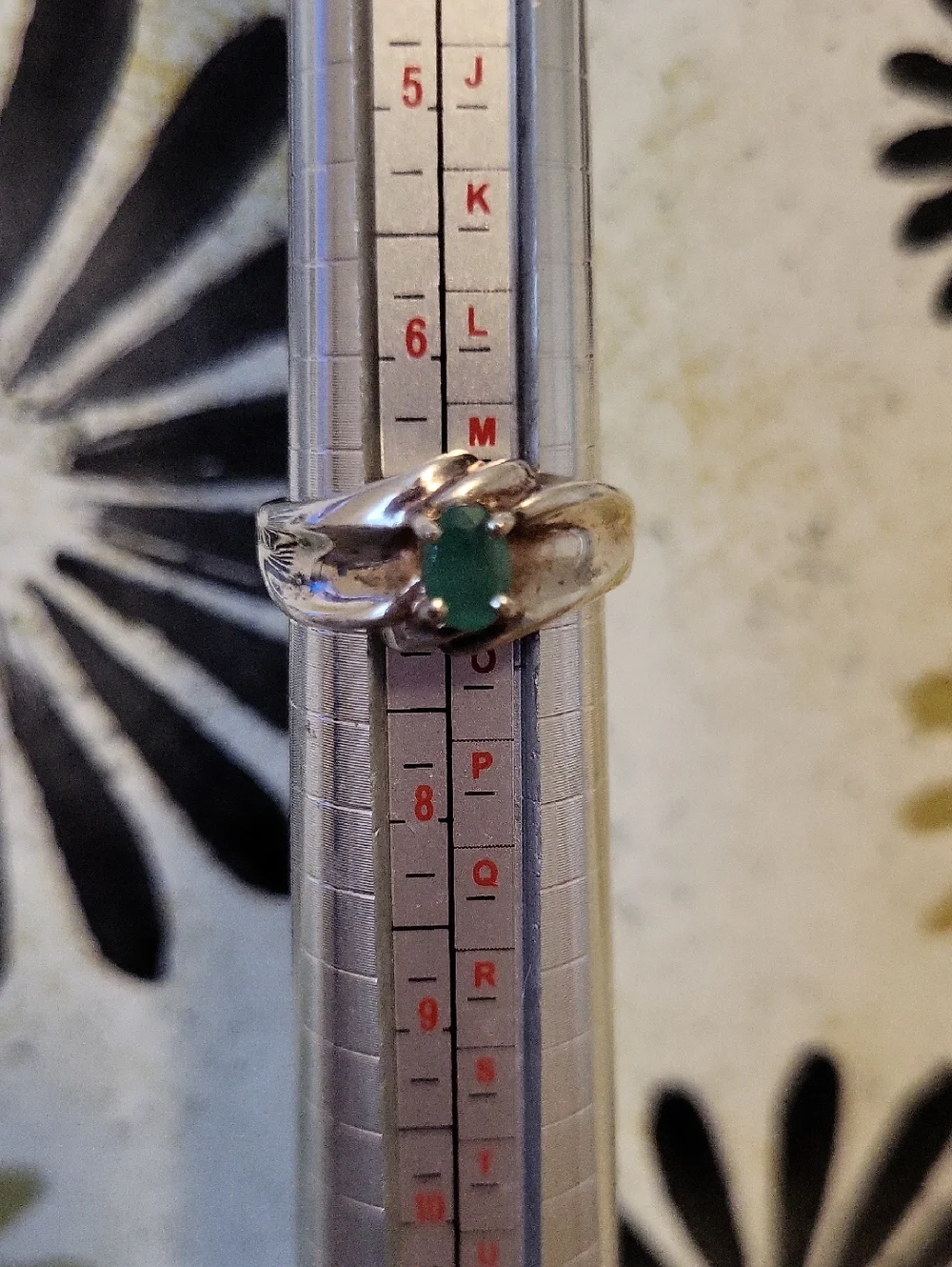 Vintage 925 Sterling Silver Emerald Stone Ring